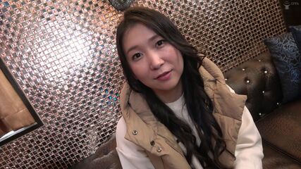 Thicc Asian MILF Gets Drilled