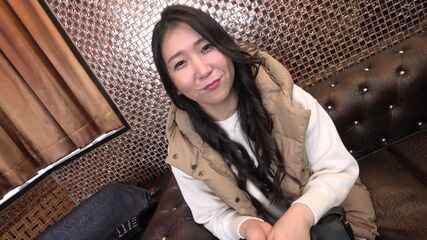 Thicc Asian MILF Gets Drilled